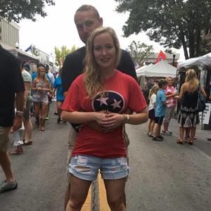 Meet your Posher, Caitlin